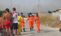 Portada de La Voz de Cádiz sobre el incendio del campamento de Campano, julio de 2006